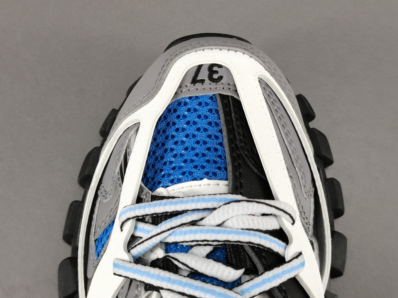 Ba*len*cia*ga track trainer