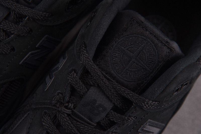 New Balance x Stone Island 991v2
