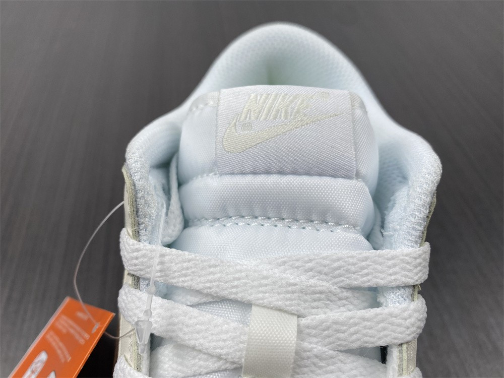 WMNS DUNK LOW
