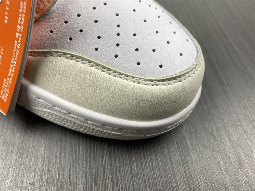 WMNS DUNK LOW