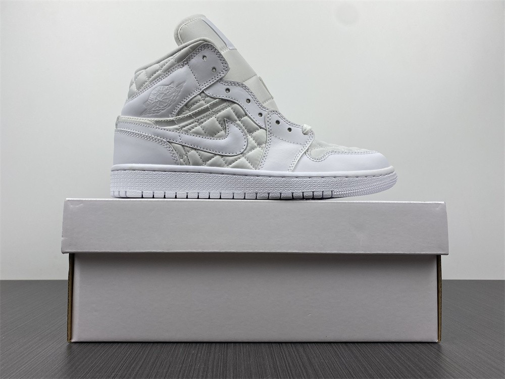 AIR JORDAN 1 MID SE