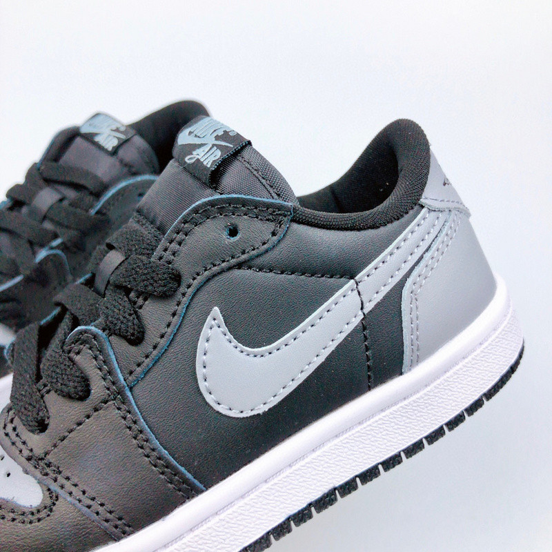 AIR JORDAN 1 KIDS SHOES