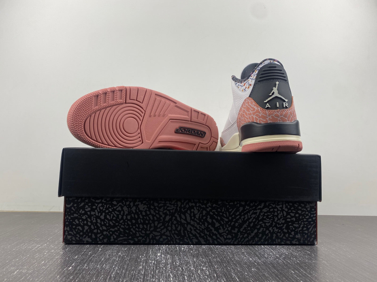Air Jordan 3 Retro